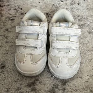 Size 7 Cat and Jack toddler sneakers